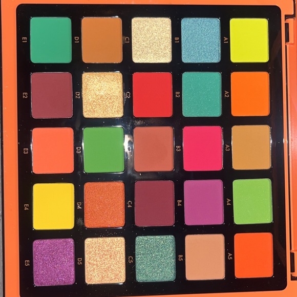 NEW Norvina Pro Pigment Palette Vol 3 - Picture 3 of 3
